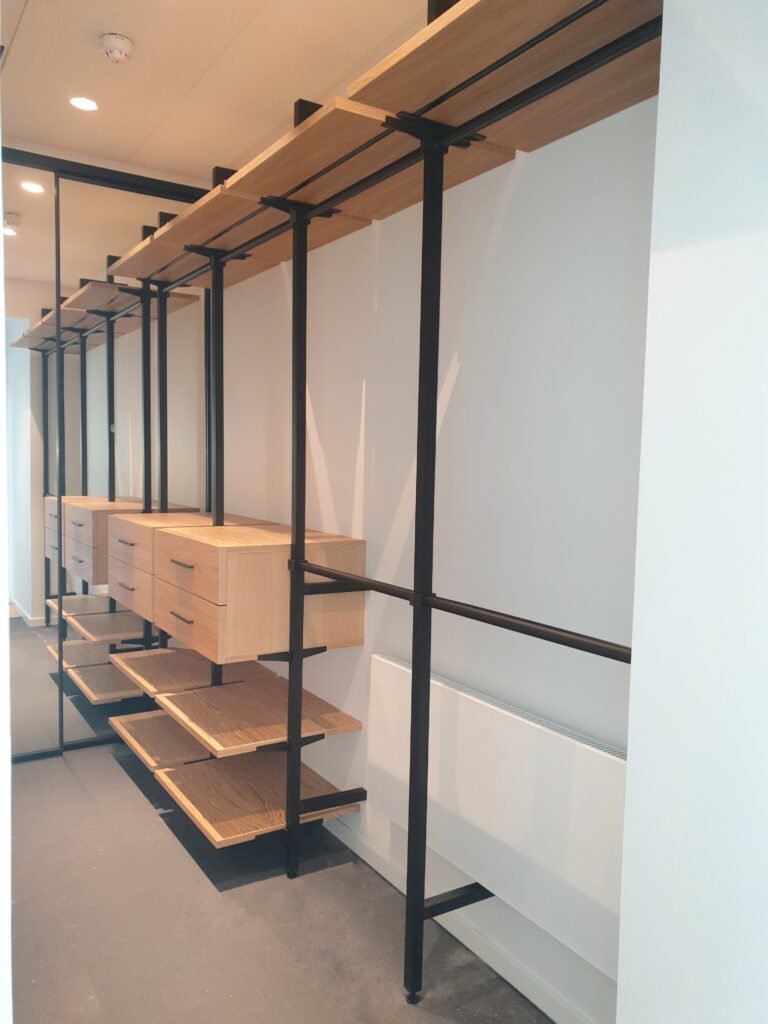 Walk In med aluminium sojler fra Raumplus