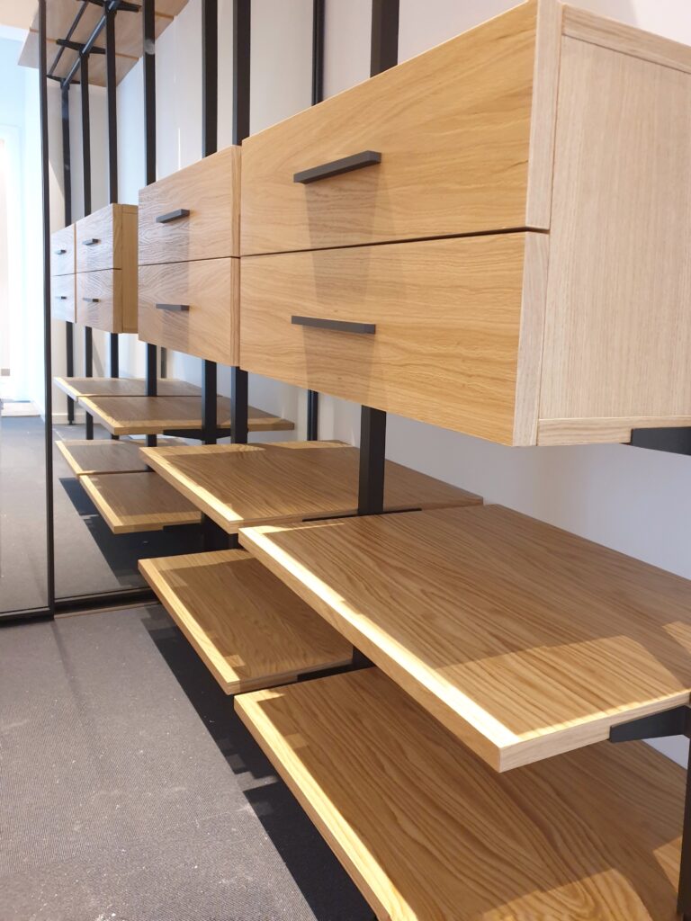 Walk In med aluminium sojler fra Raumplus