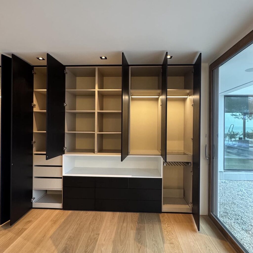 Skab bed finere låger