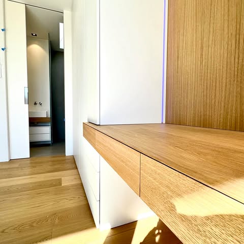 Skab bed MDF låger og eg finere