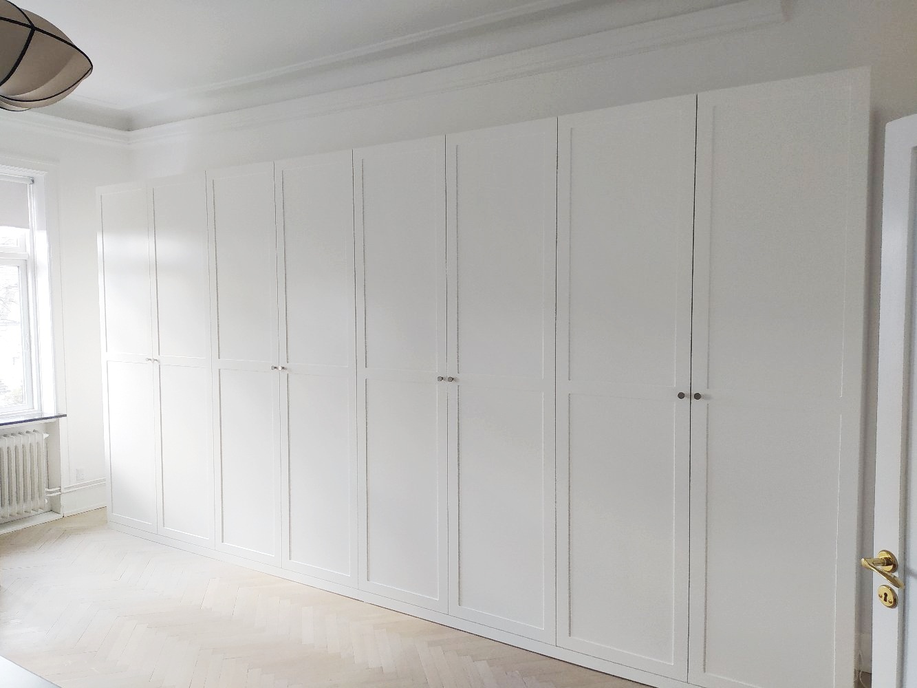 Skab med hængslede MDF låger låger