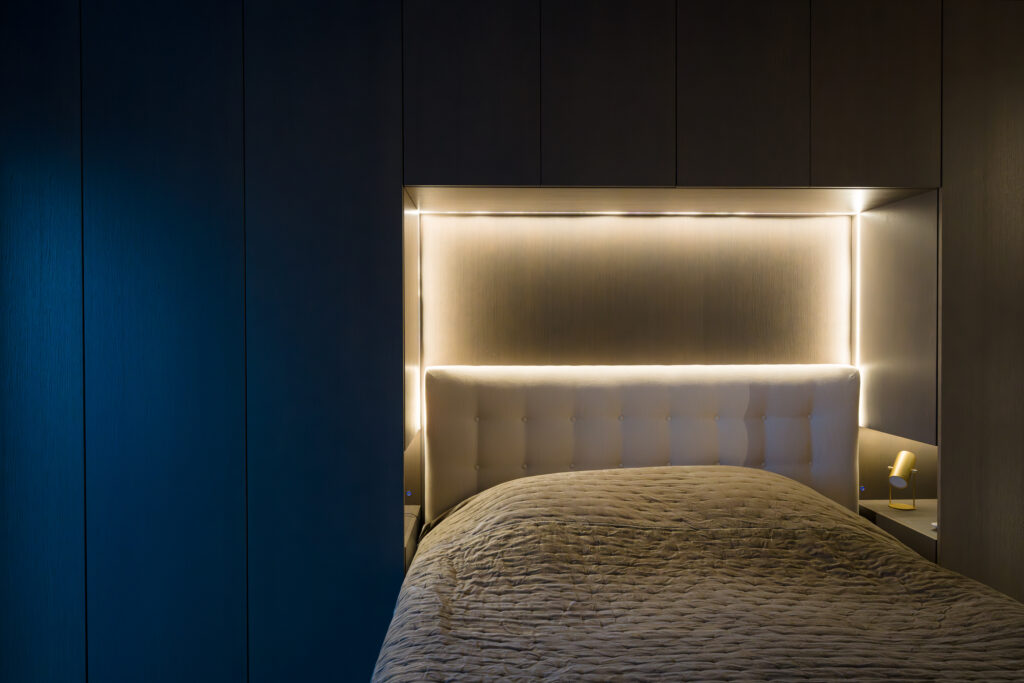 Skab bed finere låger