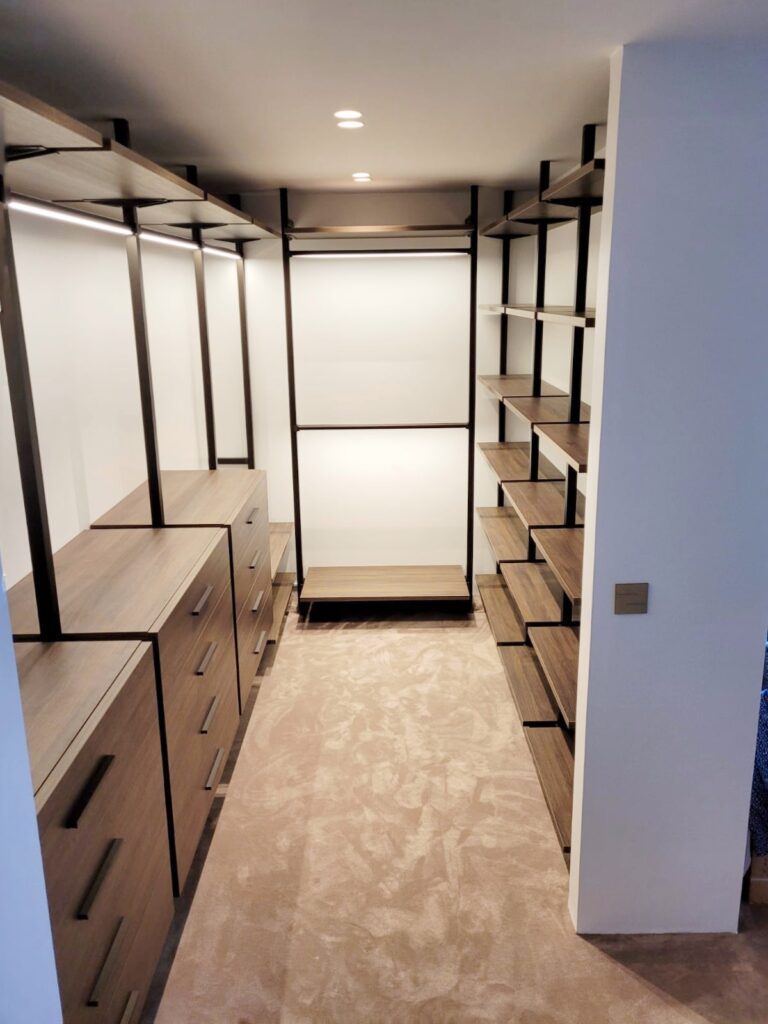 Walk In med aluminium sojler fra Raumplus