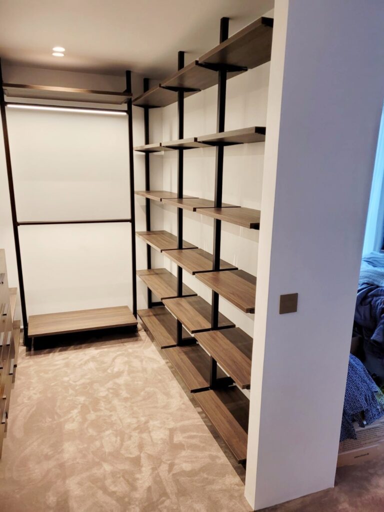 Walk In med aluminium sojler fra Raumplus
