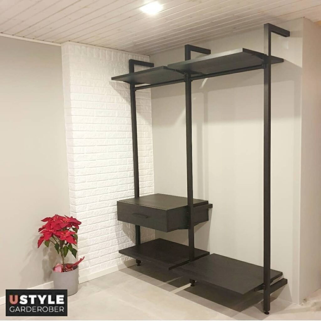 Walk In med aluminium sojler fra Raumplus