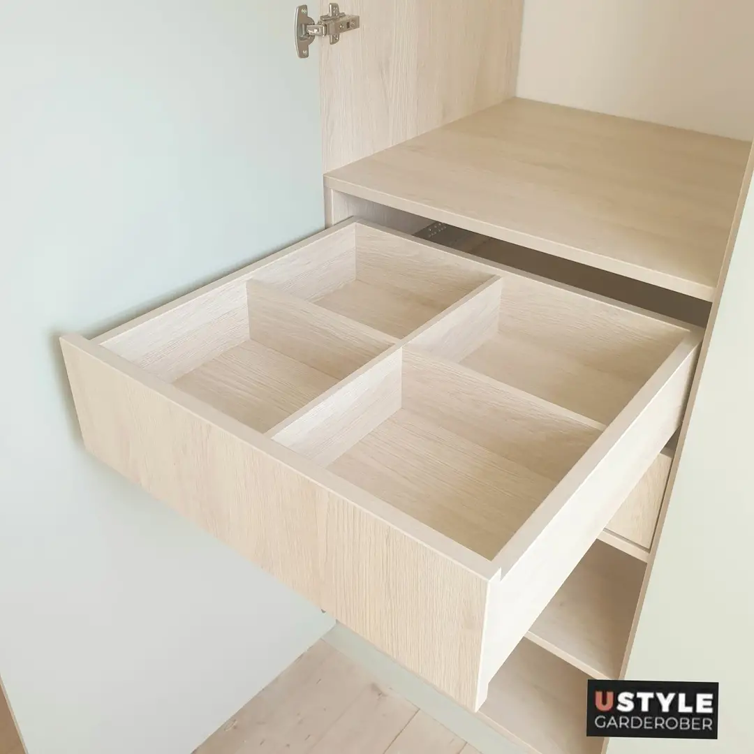 Indbygget Skab under skråloft